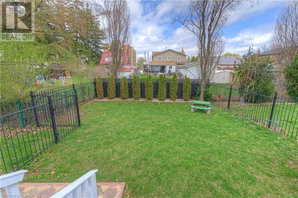 17 ROSEMOUNT Drive
