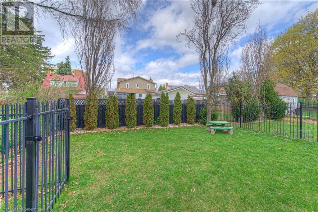 17 ROSEMOUNT Drive