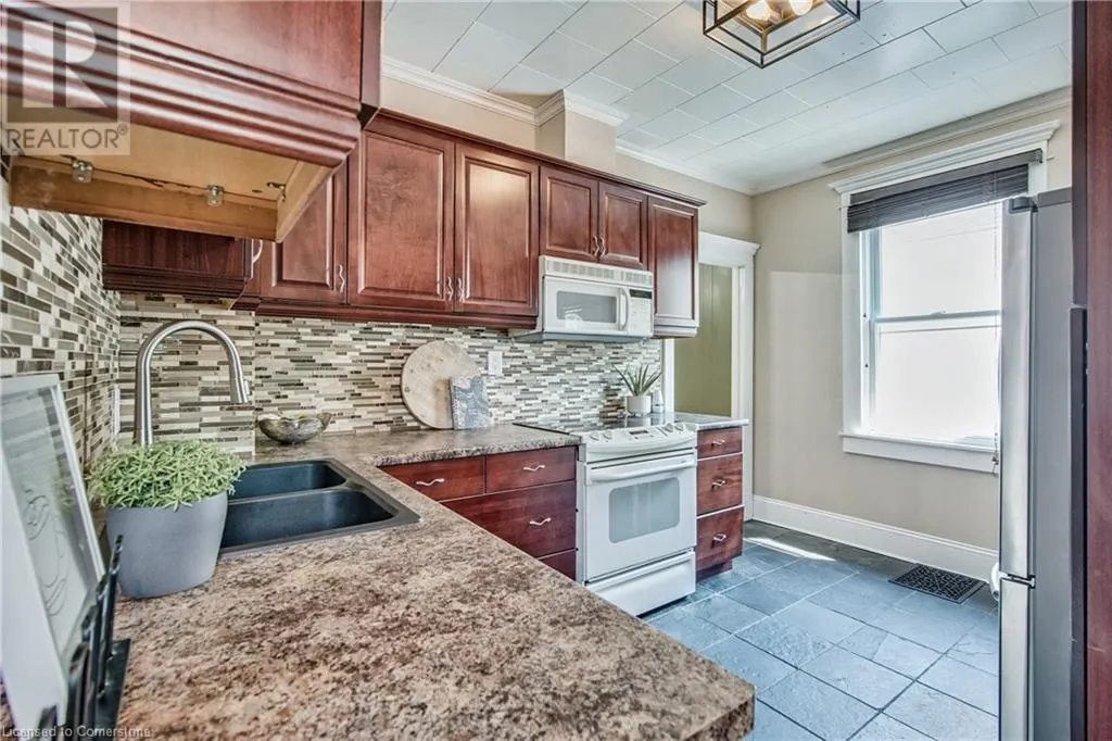 4 RAVINE Road