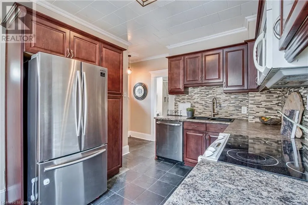 4 RAVINE Road