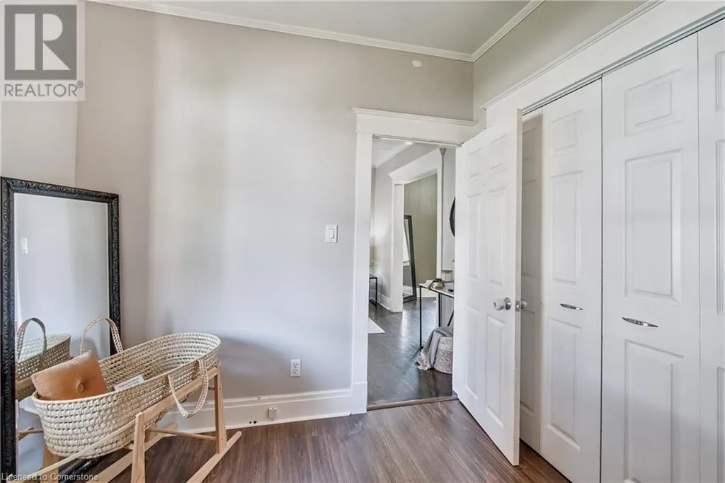 4 RAVINE Road