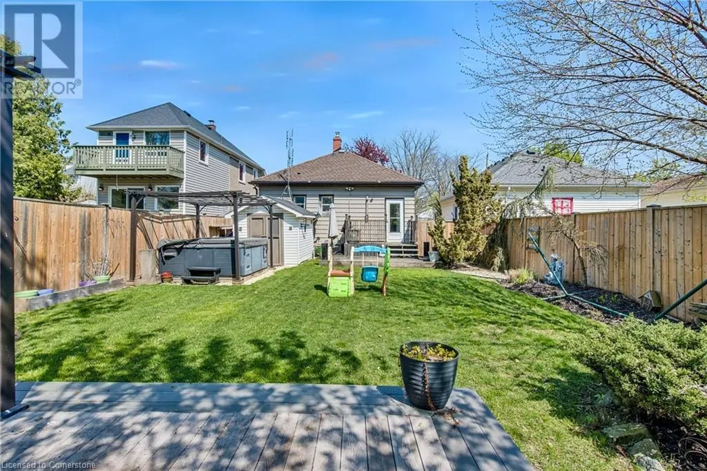 4 RAVINE Road