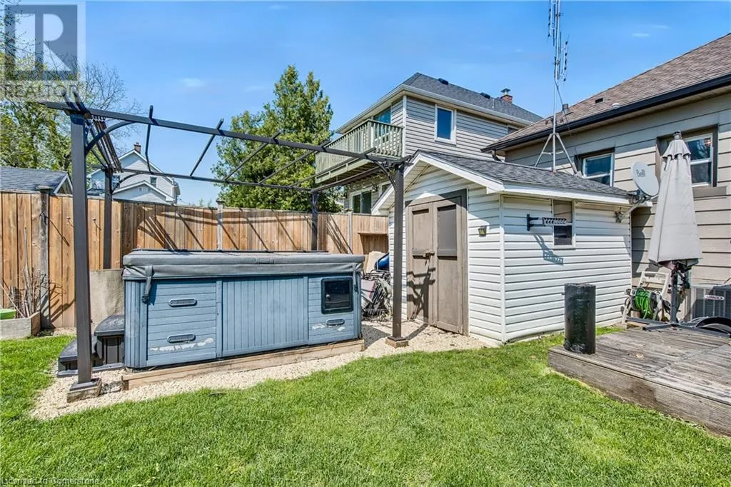 4 RAVINE Road