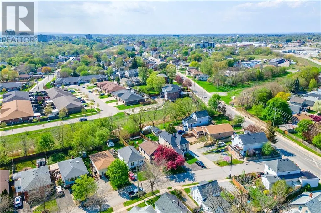4 RAVINE Road