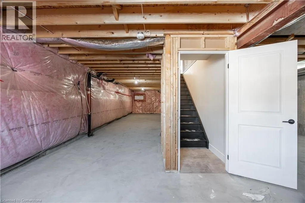 5.5 SOUTH COURT Street W