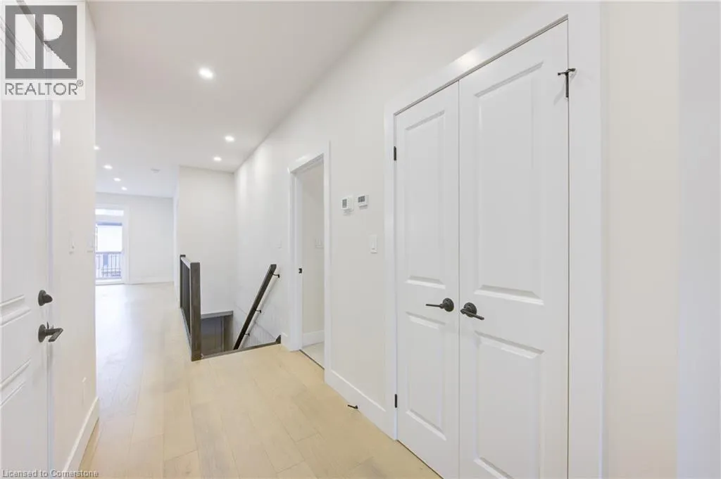 5.5 SOUTH COURT Street W