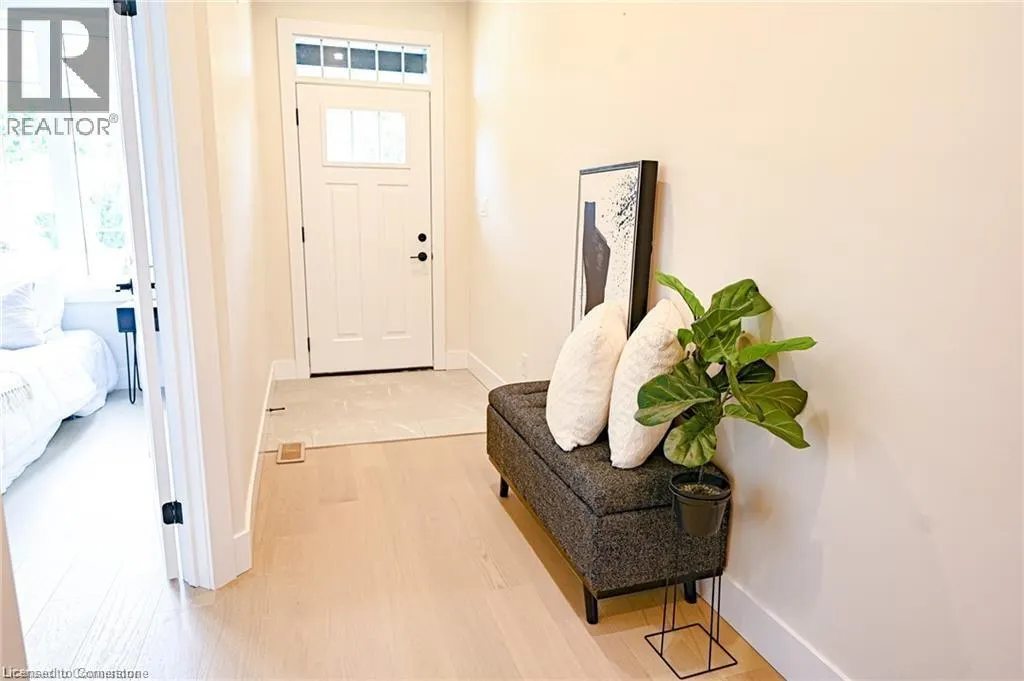 5.5 SOUTH COURT Street W
