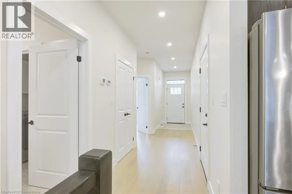 5.5 SOUTH COURT Street W