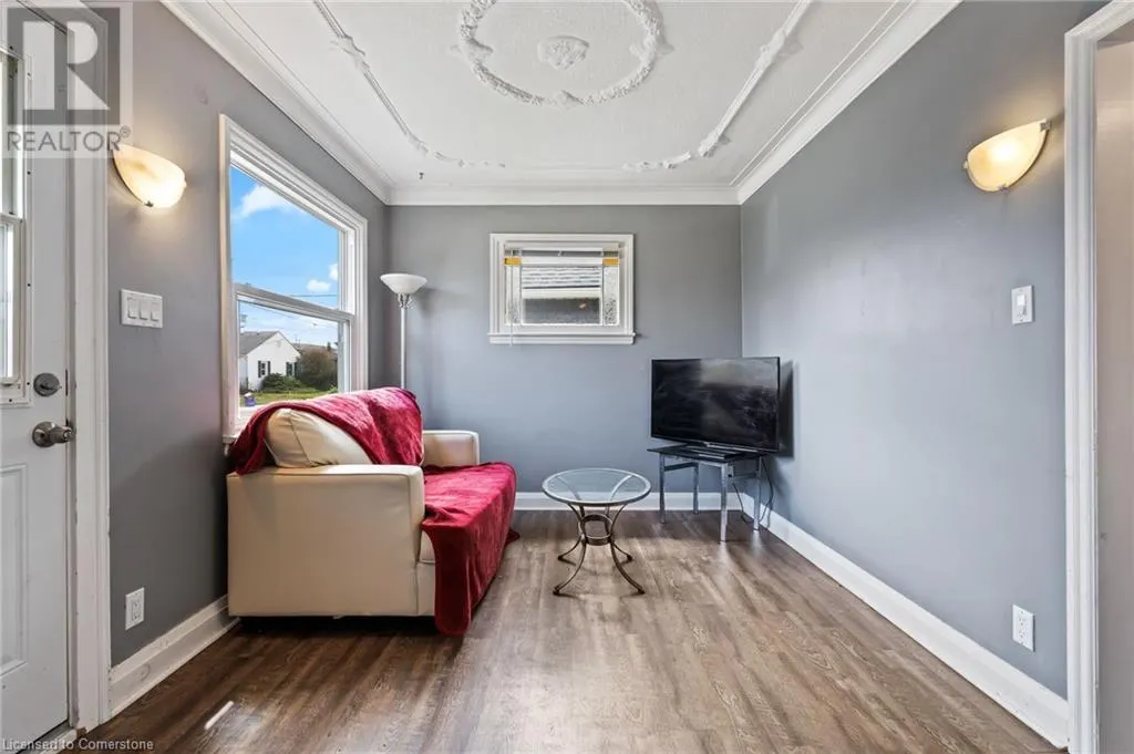 11 MARLBOROUGH Avenue