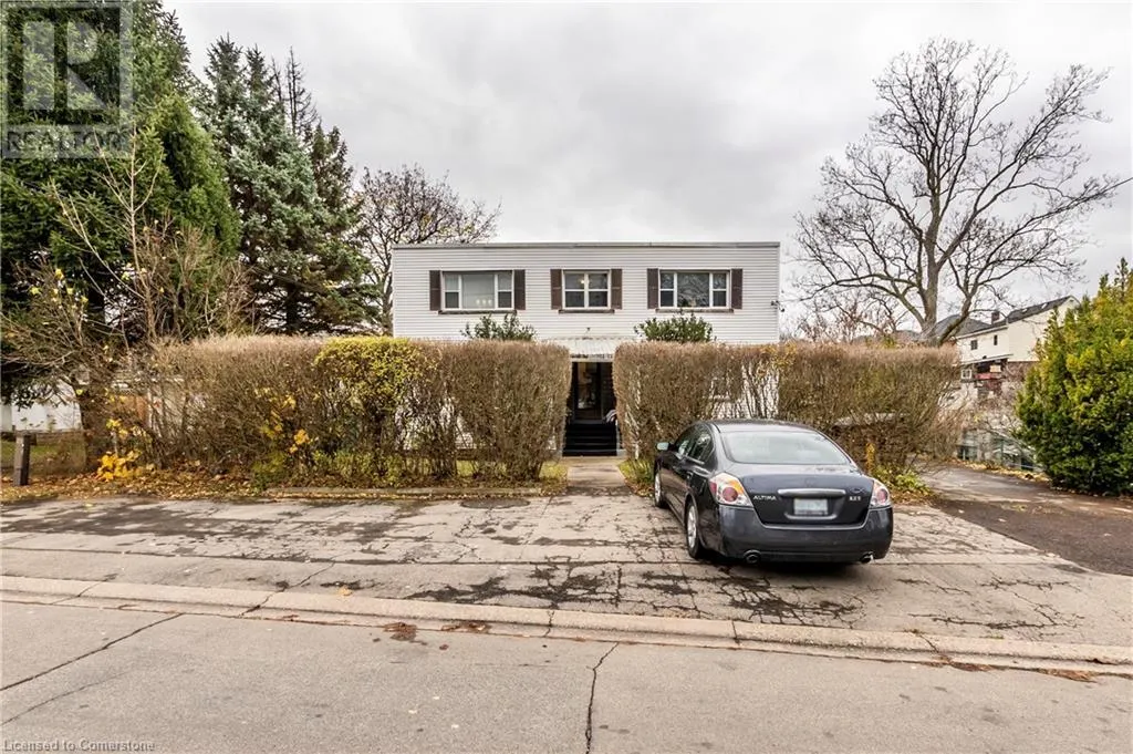 13 MCMASTER Avenue