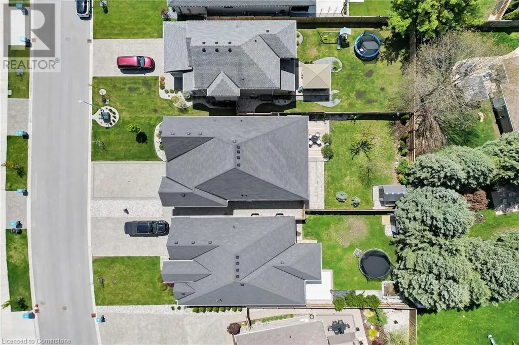 18 KEMP Crescent