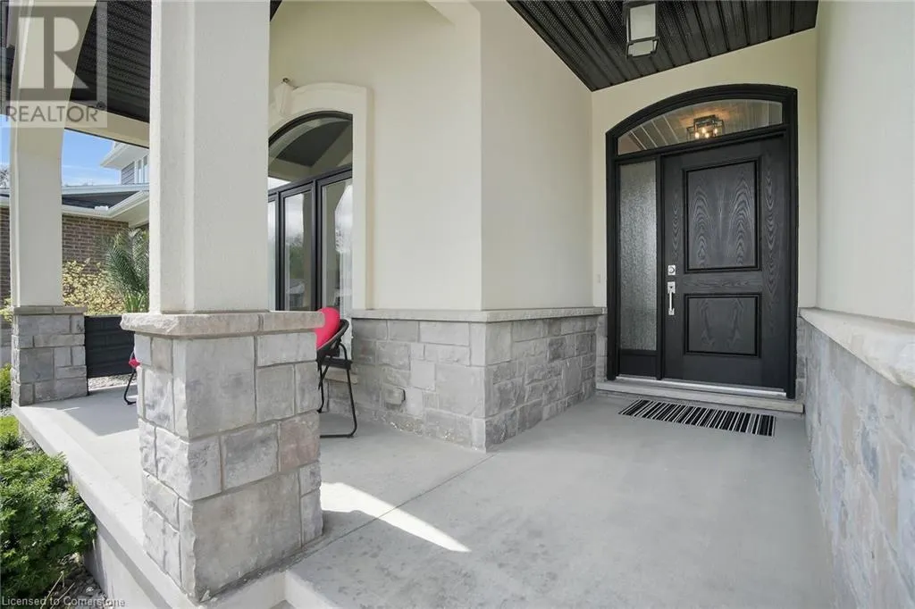 18 KEMP Crescent