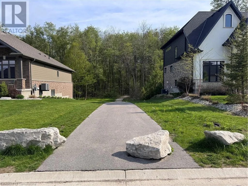 18 KEMP Crescent