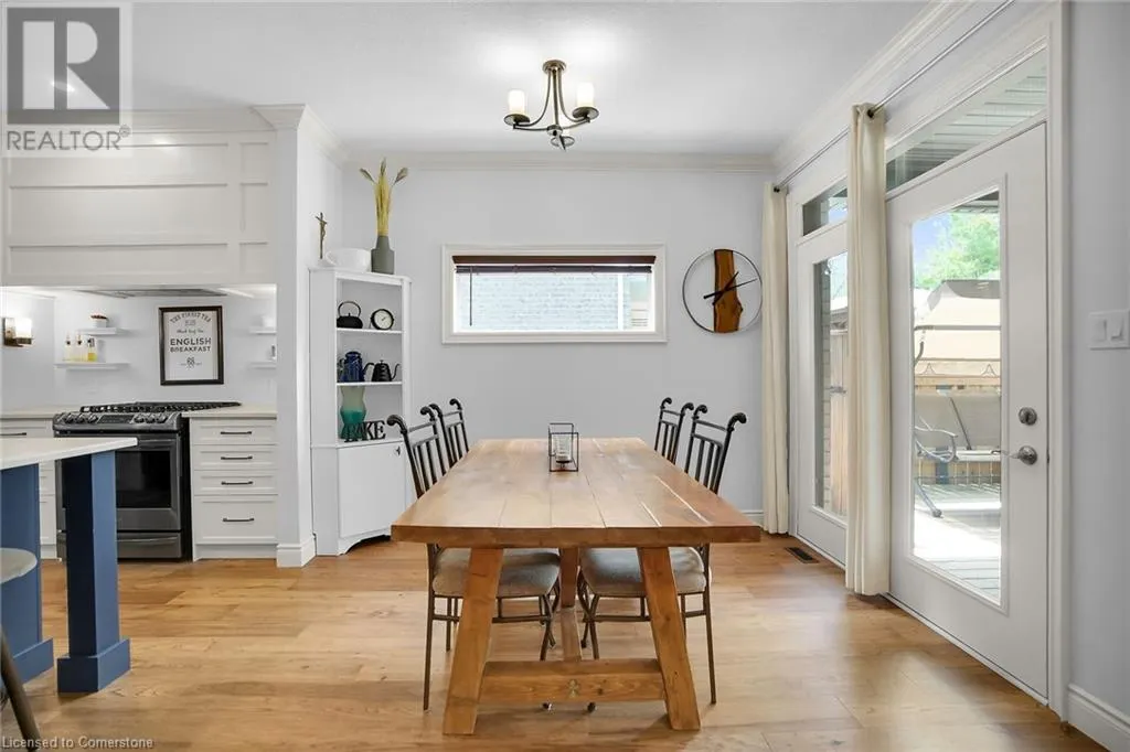 18 KEMP Crescent