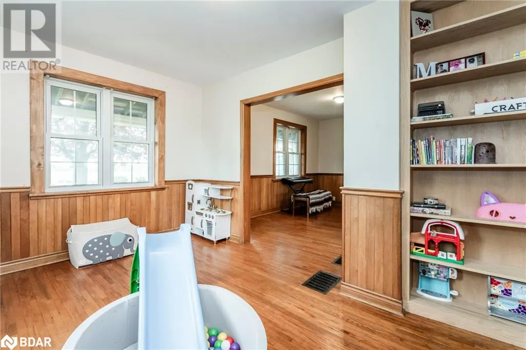 936488 DUFFERIN COUNTY ROAD 18 Road
