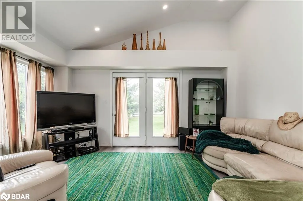 936488 DUFFERIN COUNTY ROAD 18 Road