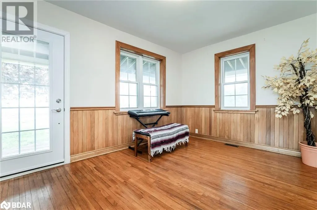 936488 DUFFERIN COUNTY ROAD 18 Road