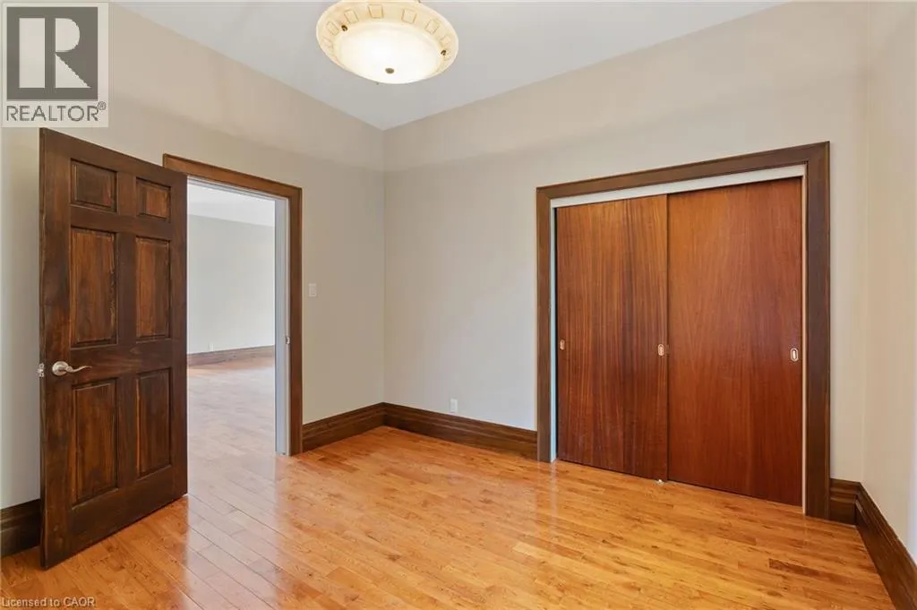 147 TALBOT Street S