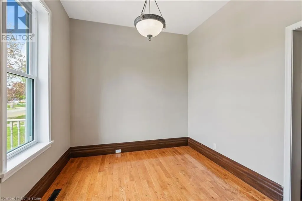 147 TALBOT Street S