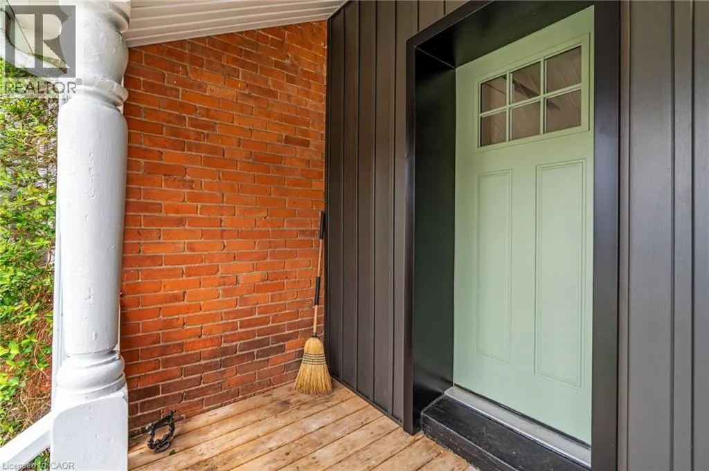 147 TALBOT Street S