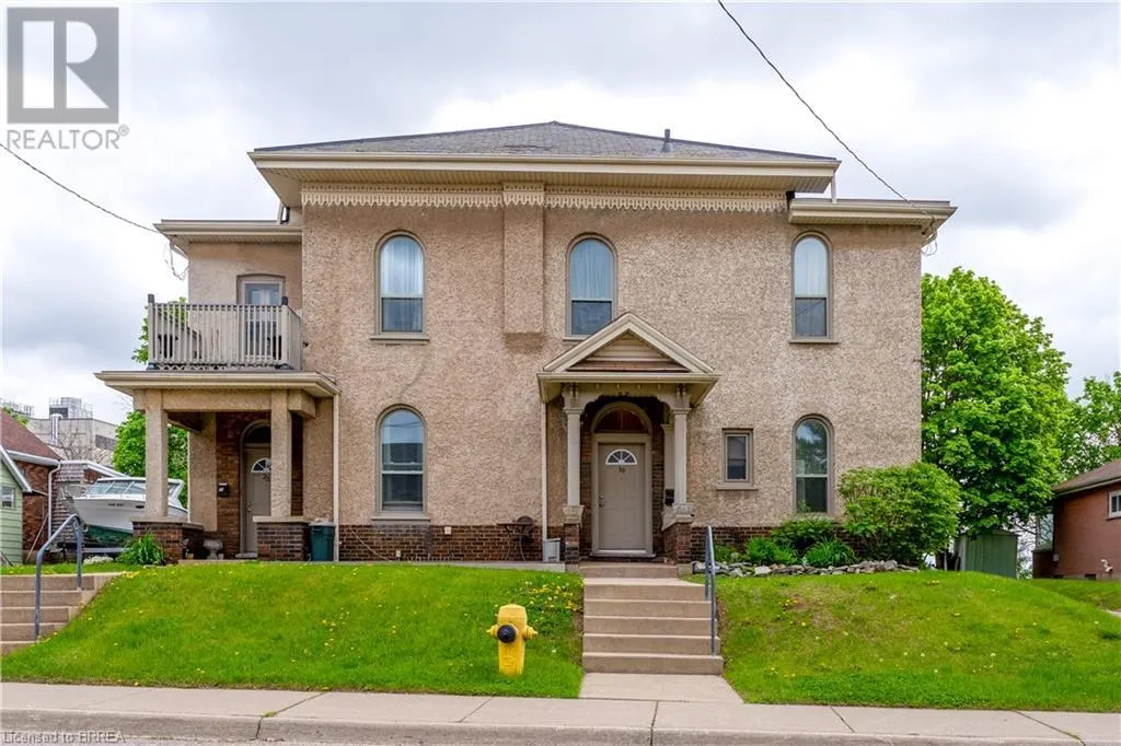 23 LYONS Avenue