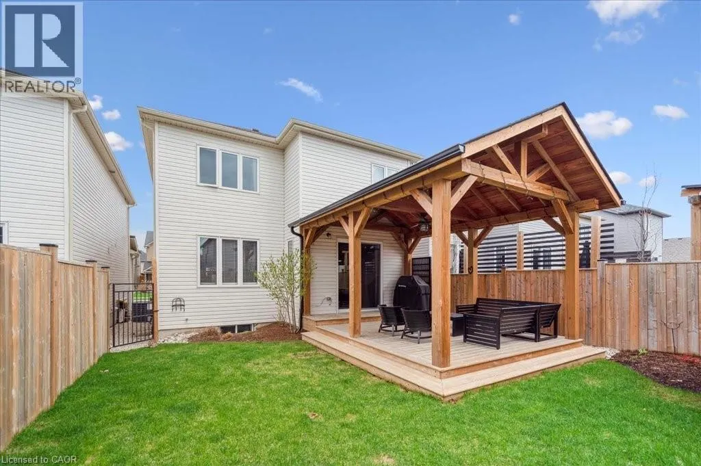 33 MCFARLANE Crescent