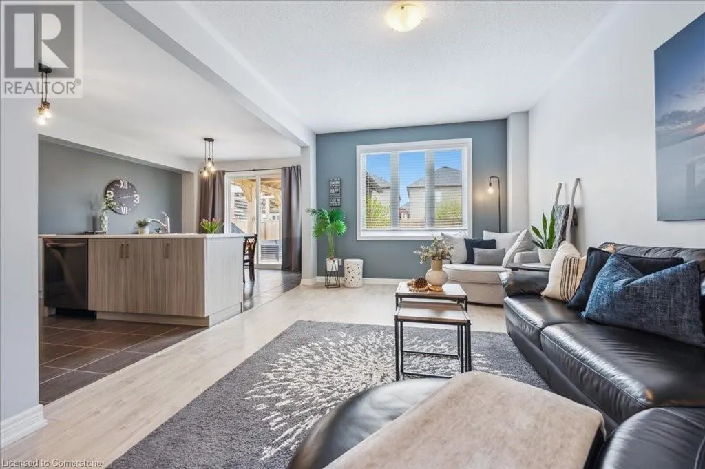 33 MCFARLANE Crescent