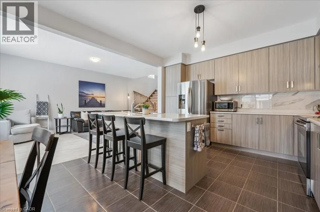 33 MCFARLANE Crescent