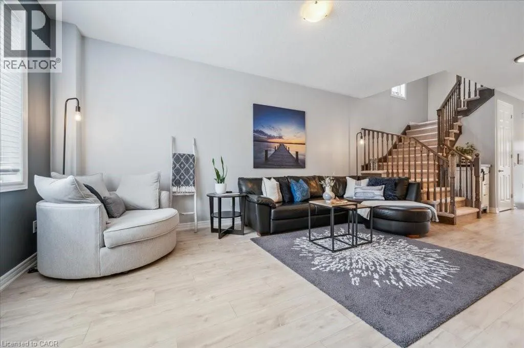 33 MCFARLANE Crescent