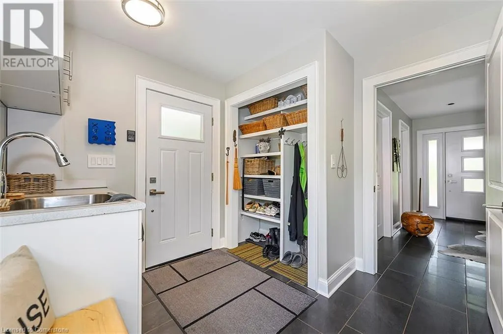 8495 APPLEBY Line