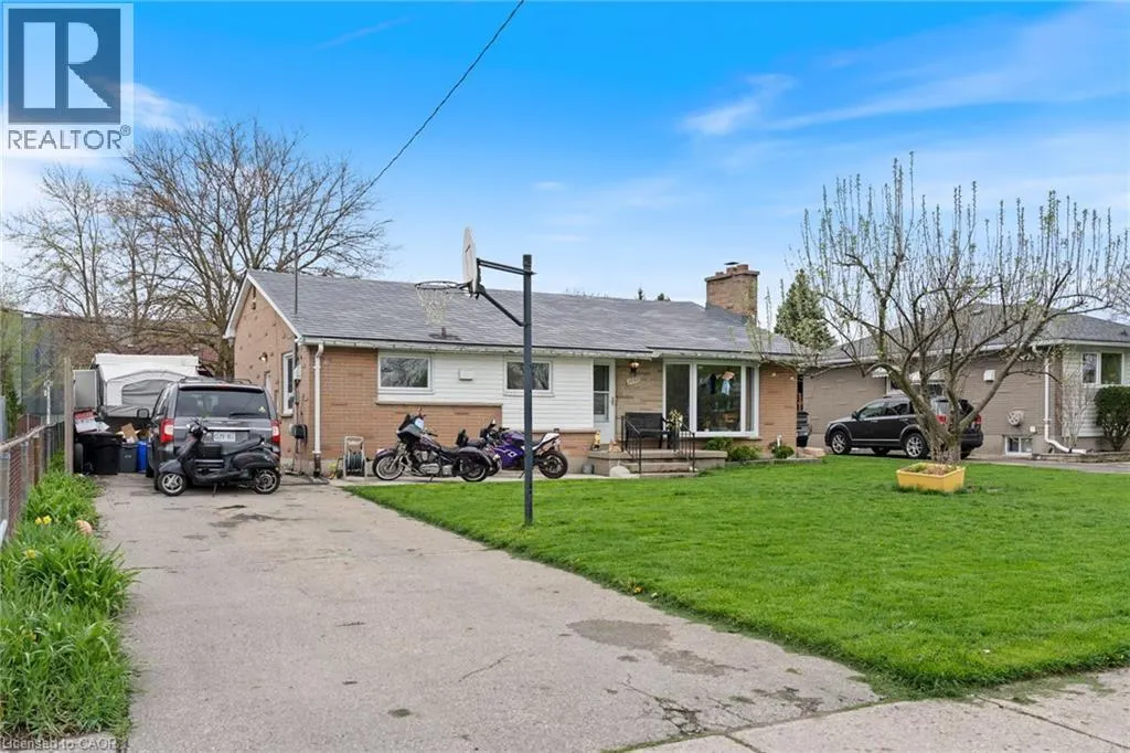 1732 SEELEY Drive