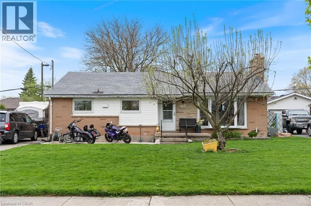 1732 SEELEY Drive