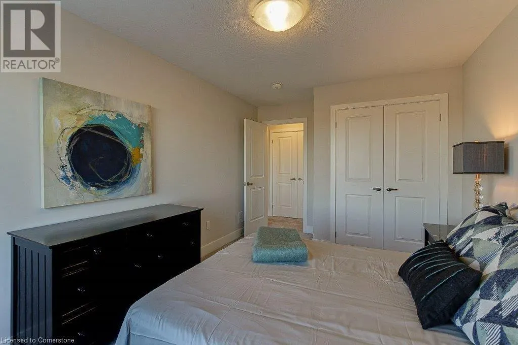 2274 SOUTHPORT Crescent
