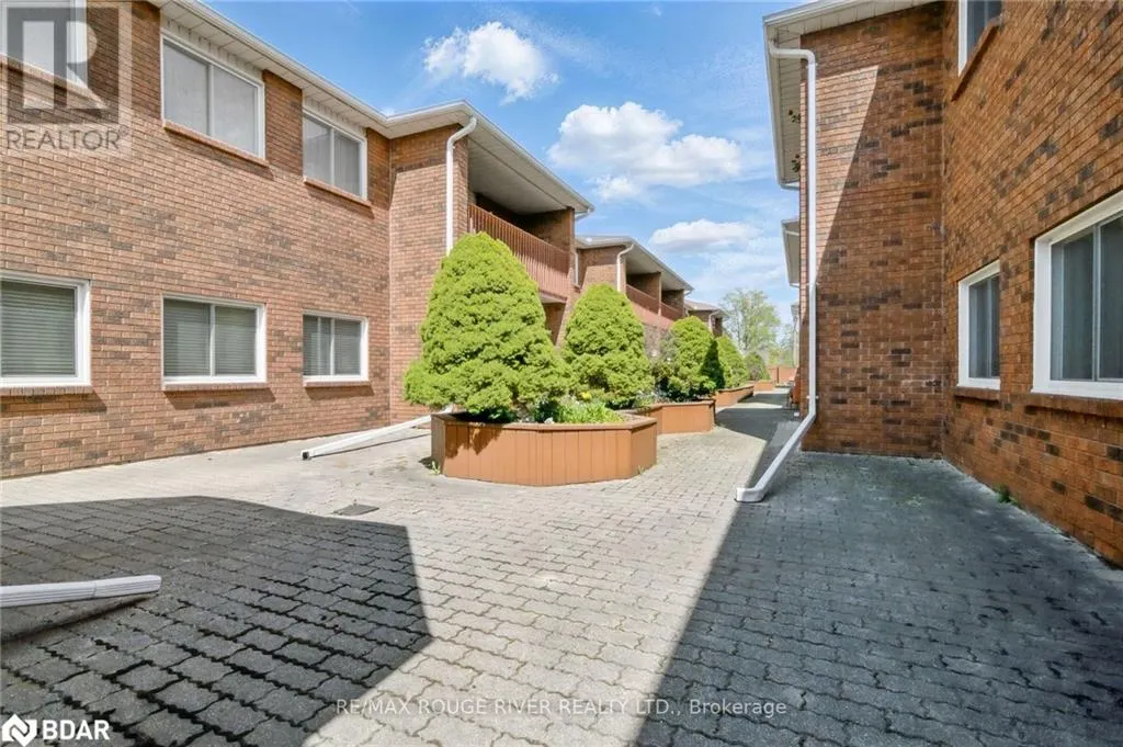 475 PARKHILL Road W Unit# 222, #222
