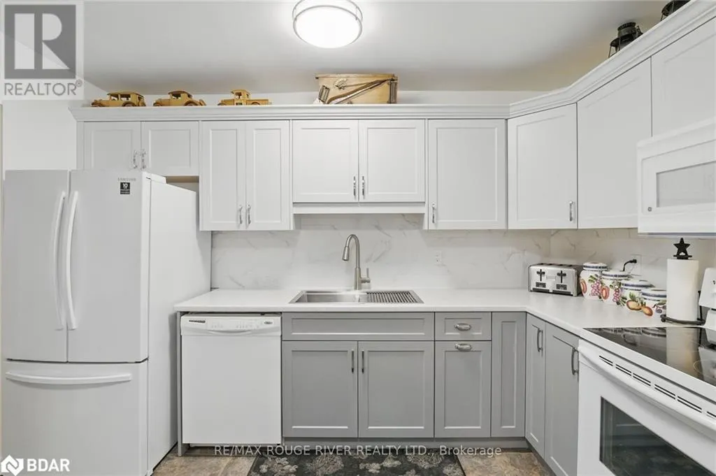 475 PARKHILL Road W Unit# 222, #222