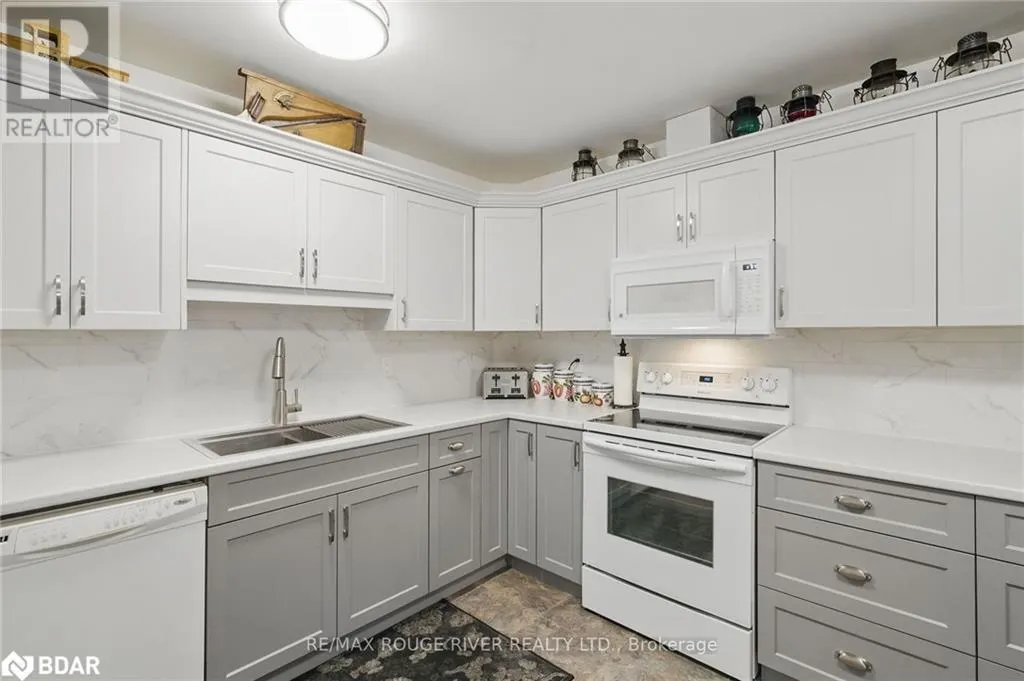 475 PARKHILL Road W Unit# 222, #222