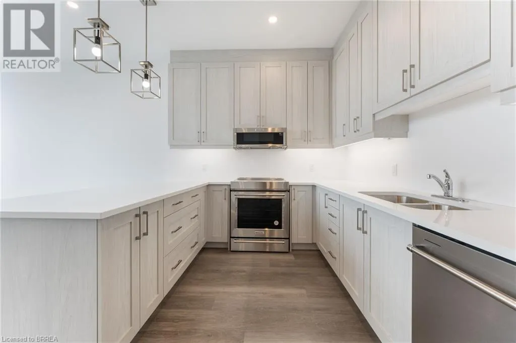 5 HAMILTON Street N Unit# 609, #609