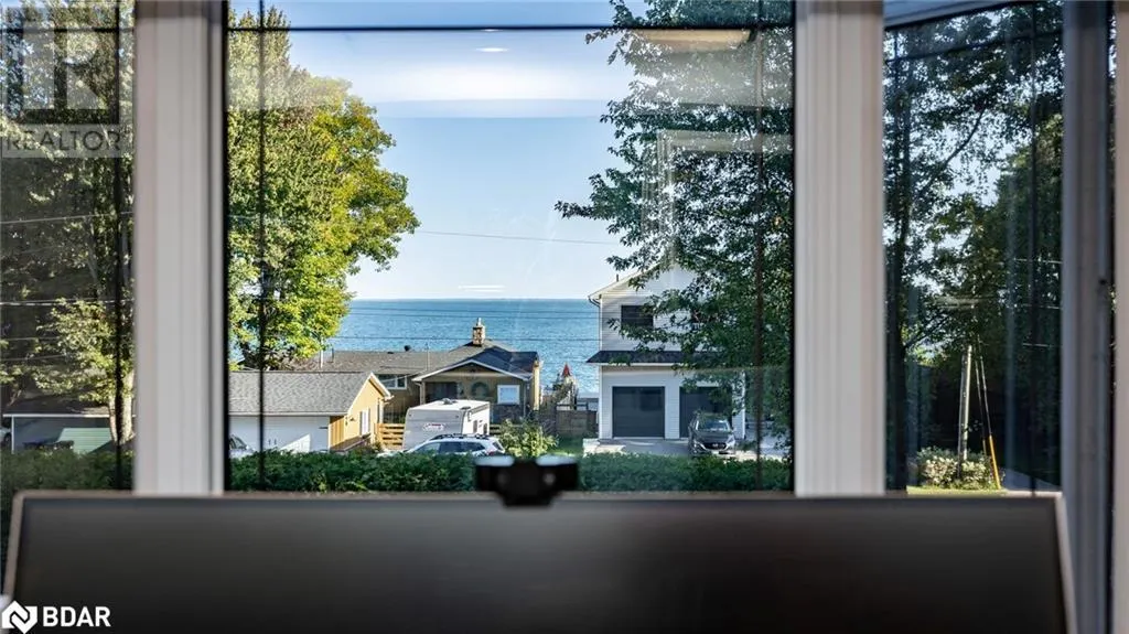 112 LAKESHORE Road W
