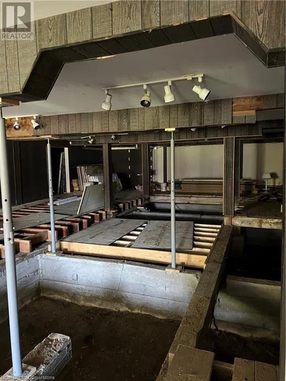 52 HAMILTON PLANK Road