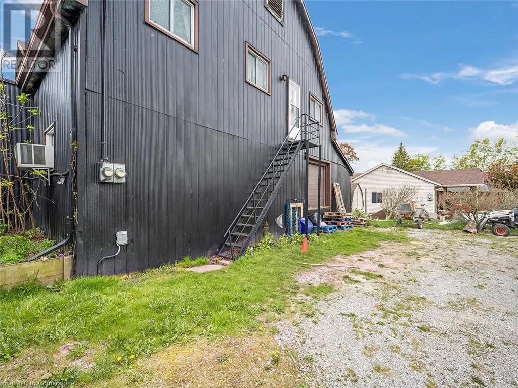 52 HAMILTON PLANK Road