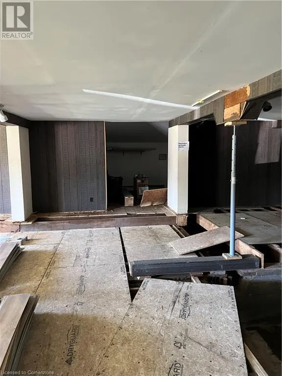 52 HAMILTON PLANK Road