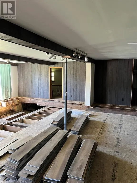 52 HAMILTON PLANK Road