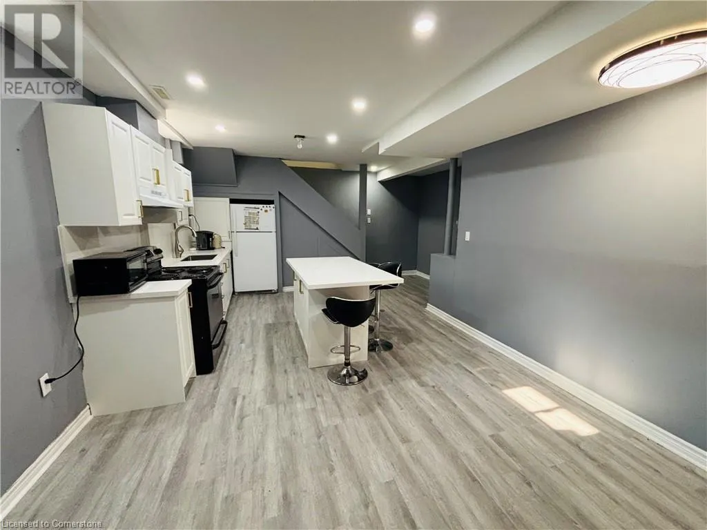 118 JACOBSON Avenue Unit# lower, #lower