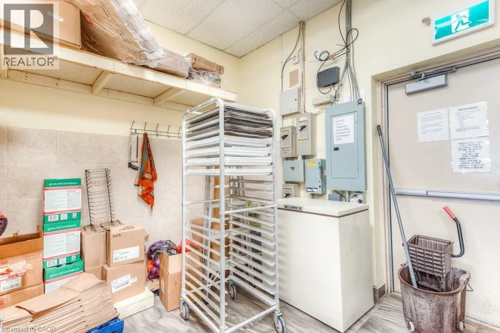 20 WOODLAWN Road E Unit# 6, #6