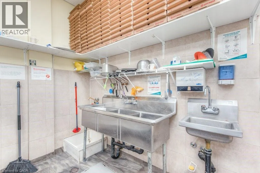 20 WOODLAWN Road E Unit# 6, #6