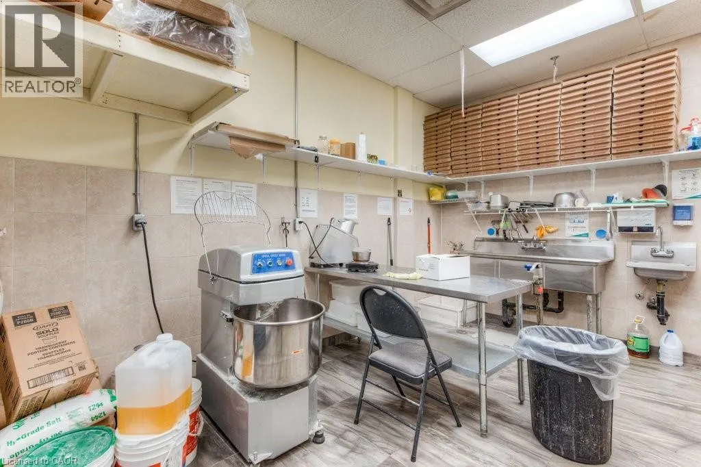20 WOODLAWN Road E Unit# 6, #6