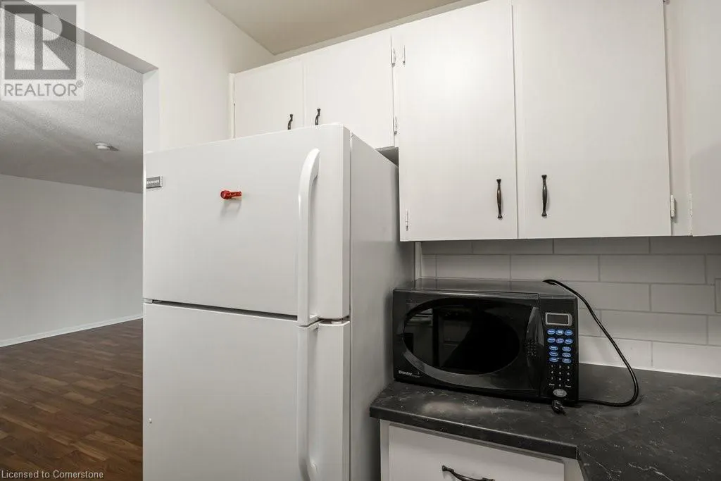 23 MAIN Street Unit# 205, #205