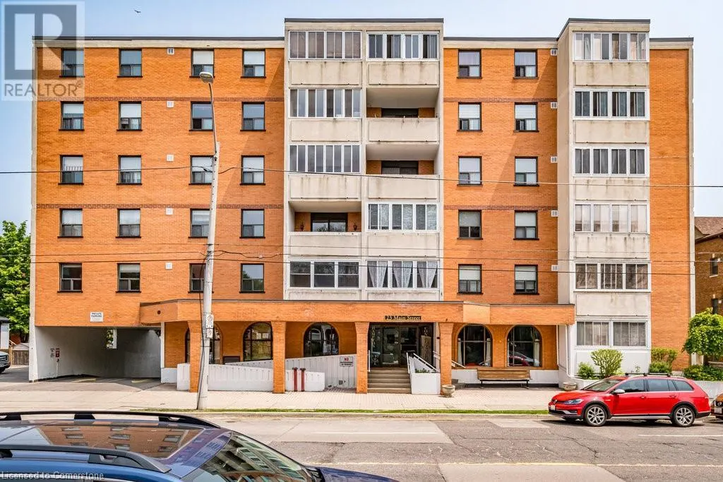 23 MAIN Street Unit# 205, #205