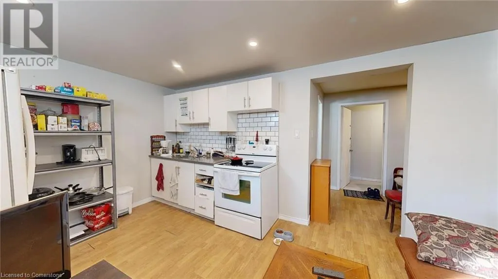 184 SIMCOE Street