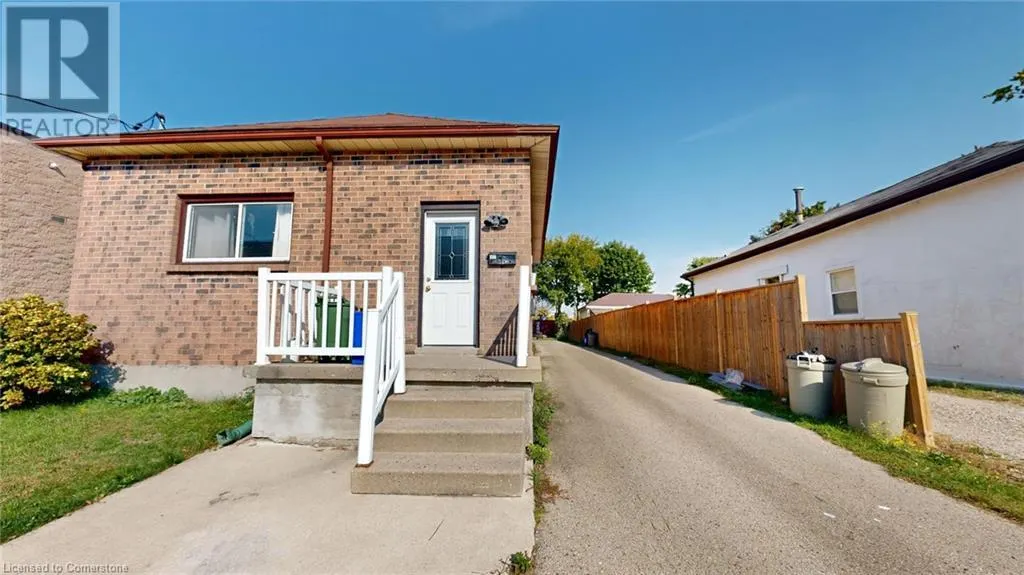184 SIMCOE Street
